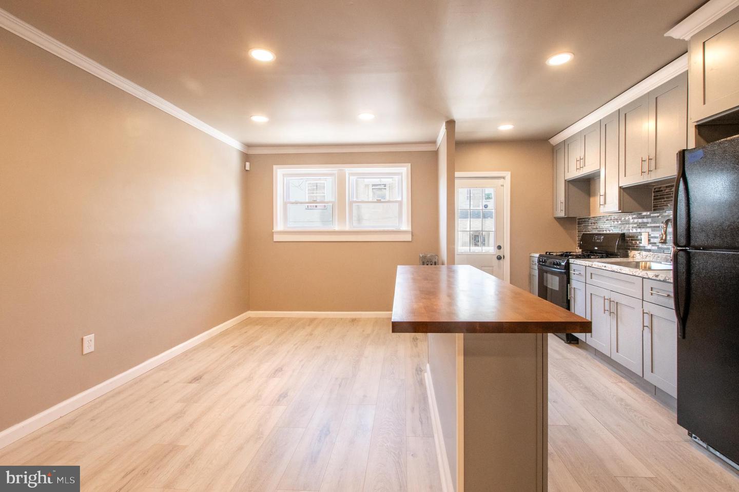 108 Whitely Ter Property Photo 18