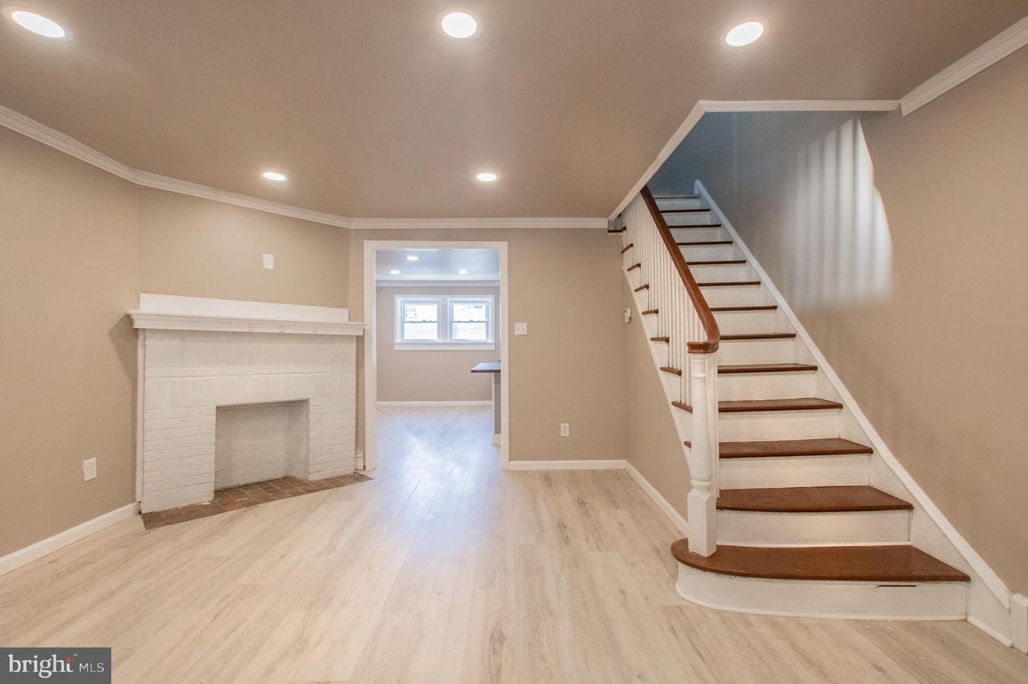 108 Whitely Ter Property Photo 27