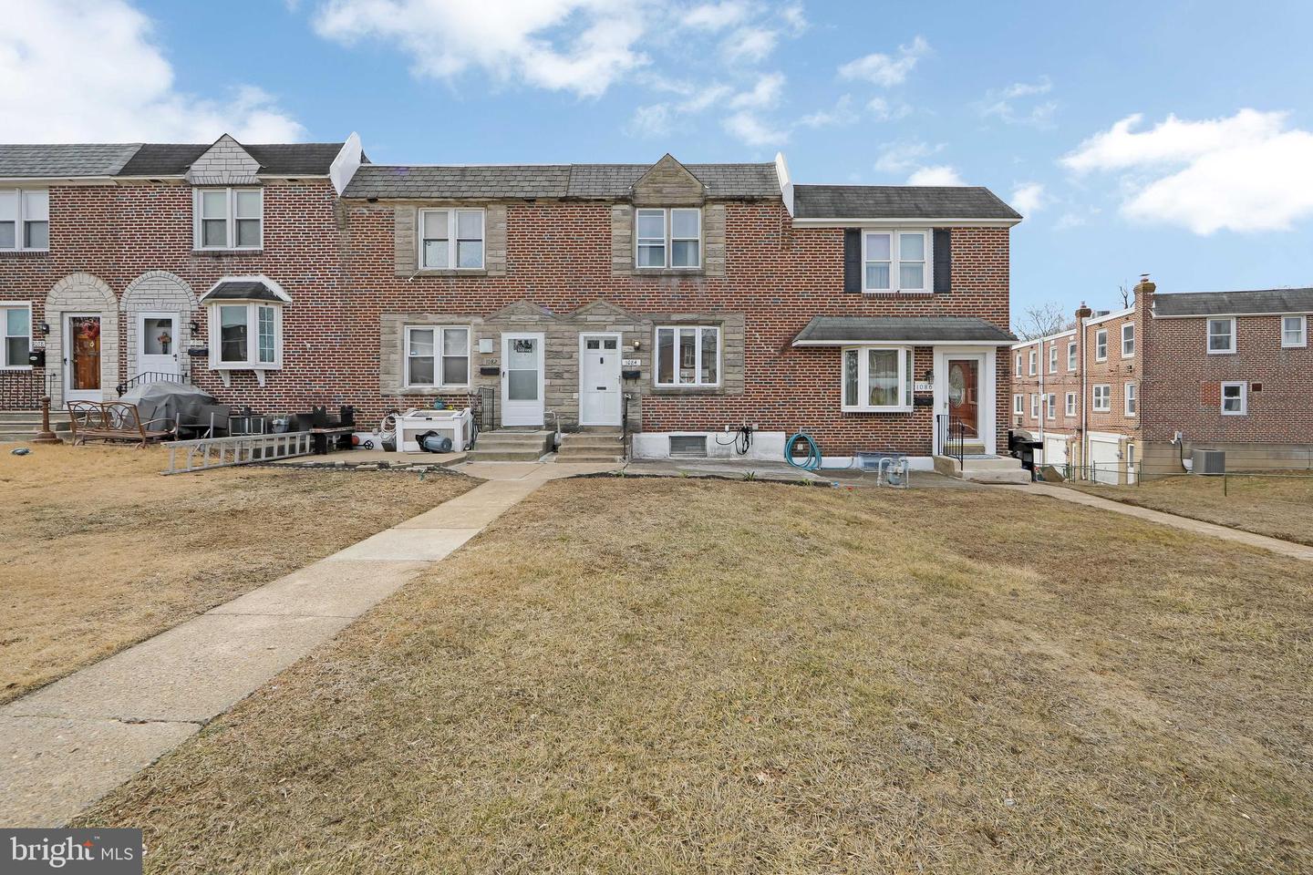1084 Stratford Rd Property Photo