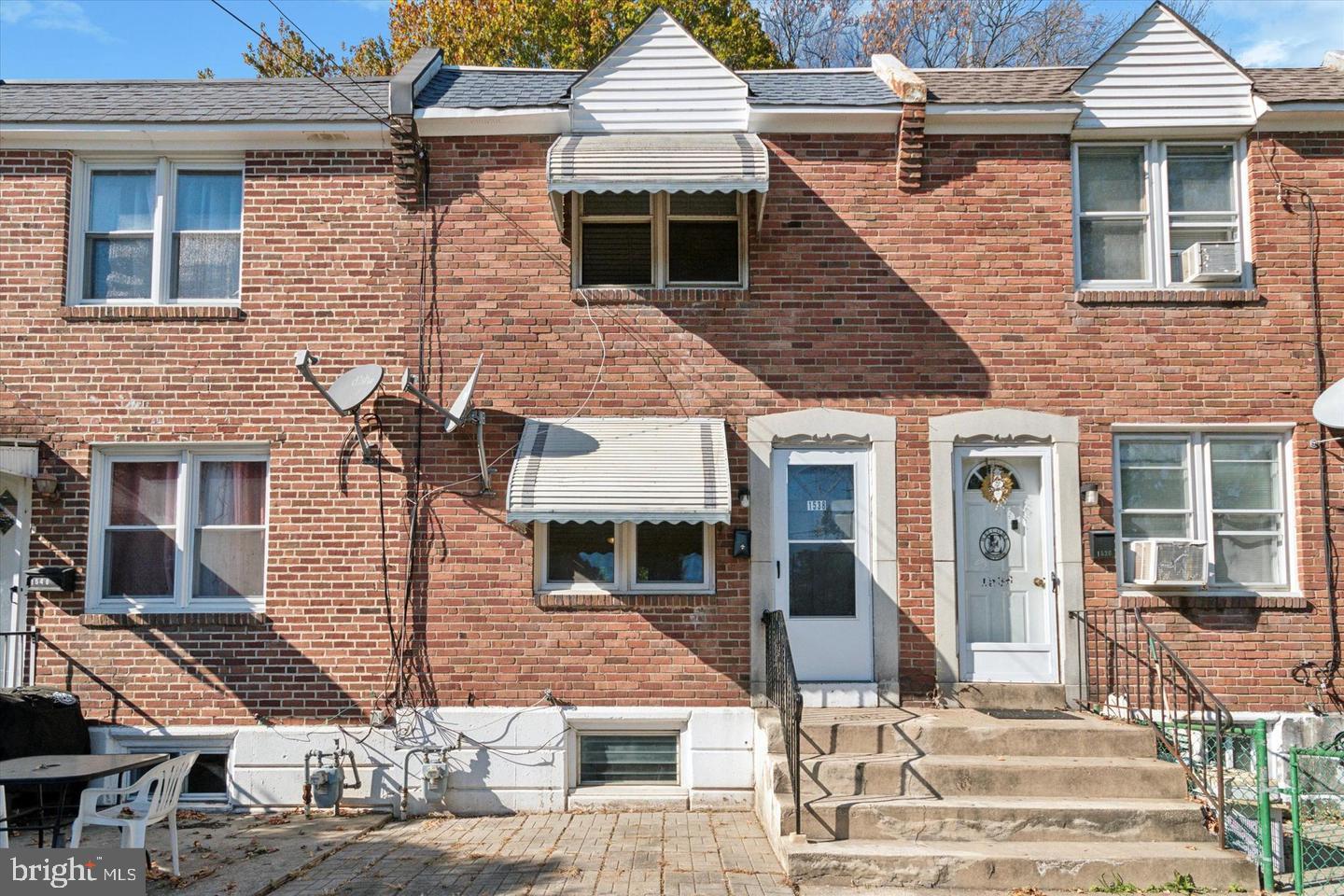 1538 Llanwellyn Ave Property Photo