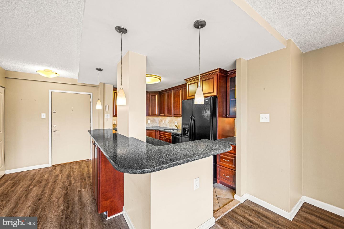 801 Yale Ave #810 Property Photo