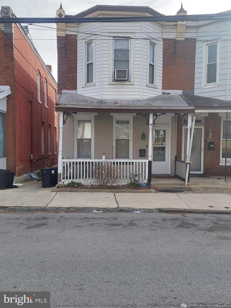 526 Pine St Property Photo