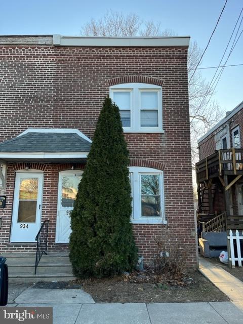 936 Simpson St Property Photo