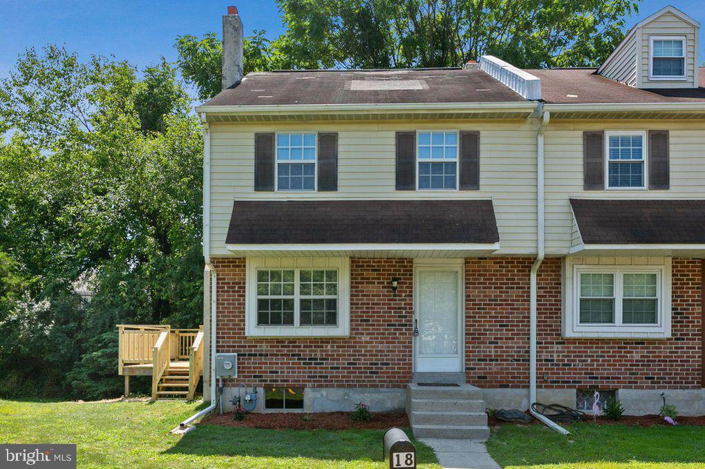18 Colonial Cir Property Photo