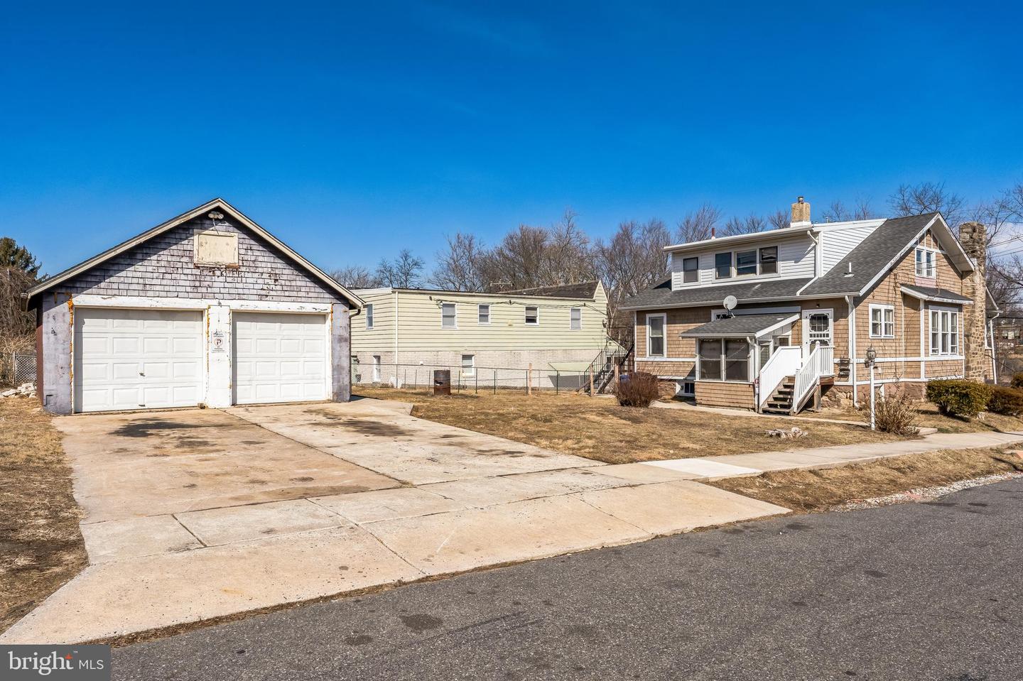 501 Kedron Ave Property Photo