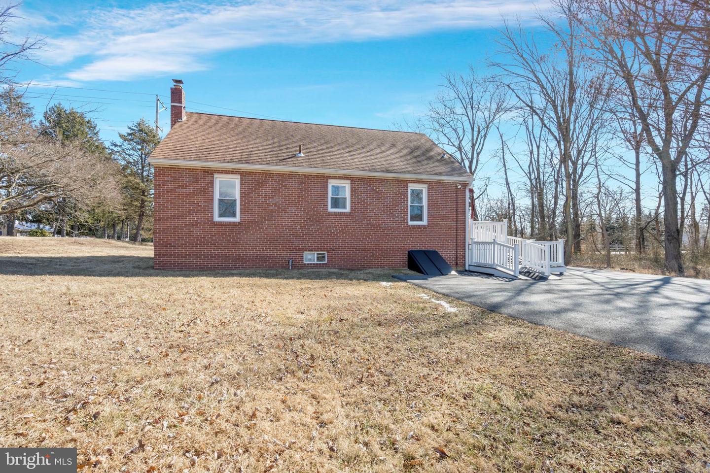 3175 Foulk Rd Property Photo 7