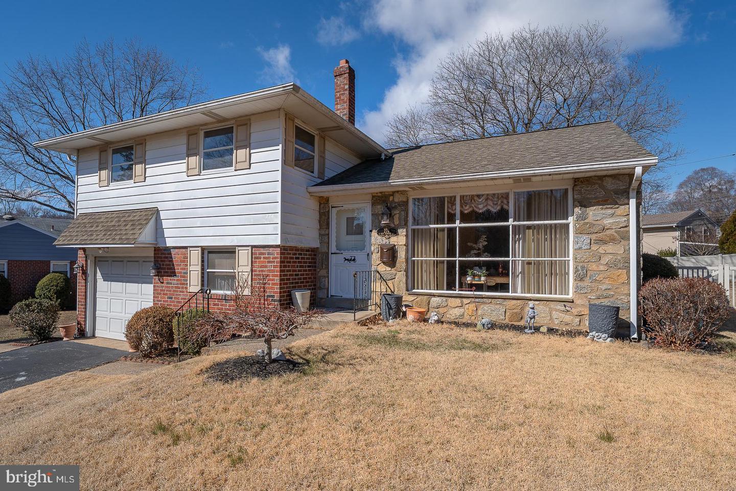 274 S New Ardmore Ave Property Photo