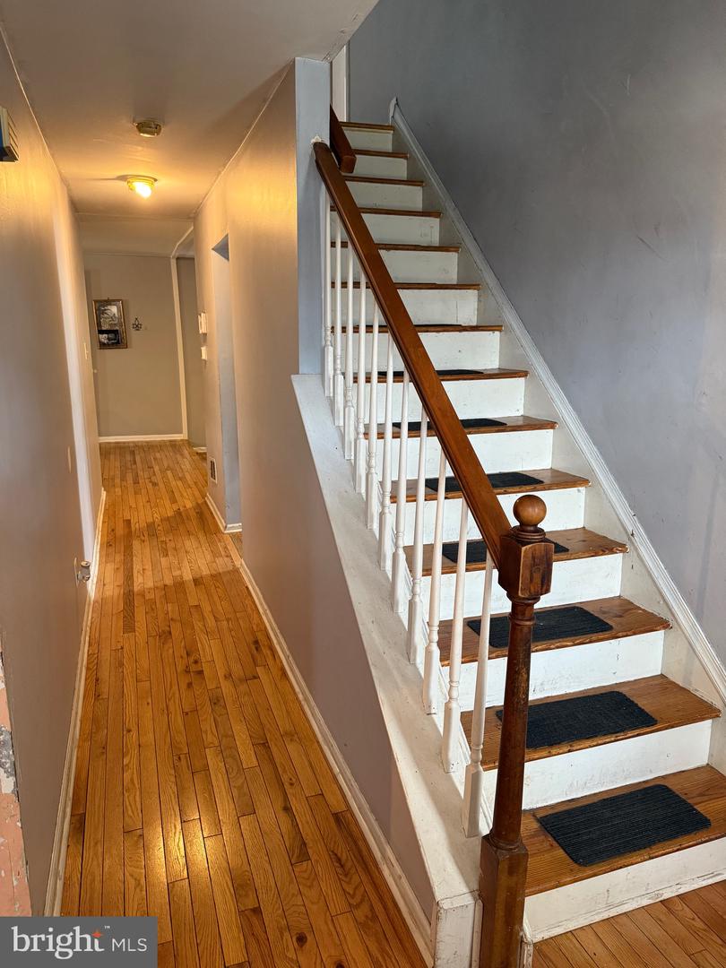 150 Youngs Ave Property Photo 3