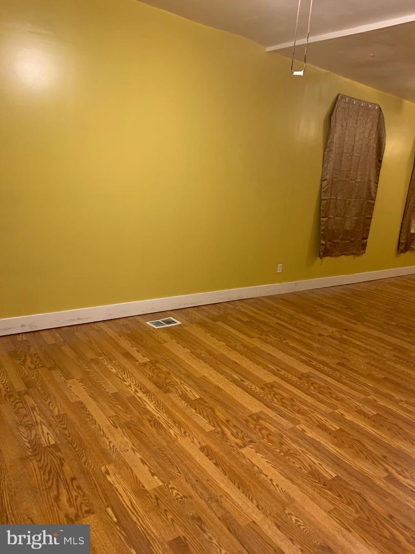 321 Highland Ave Property Photo 4