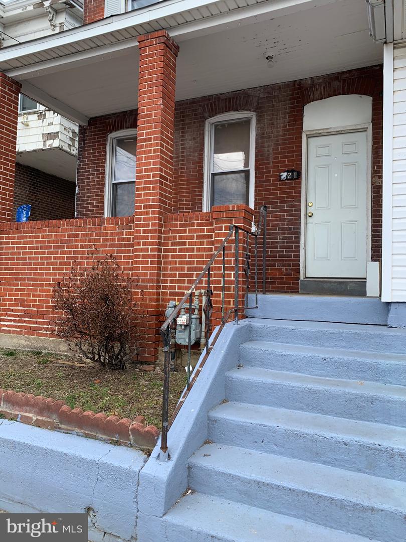 321 Highland Ave Property Photo 7