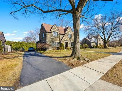 457 Derwyn Rd Property Photo
