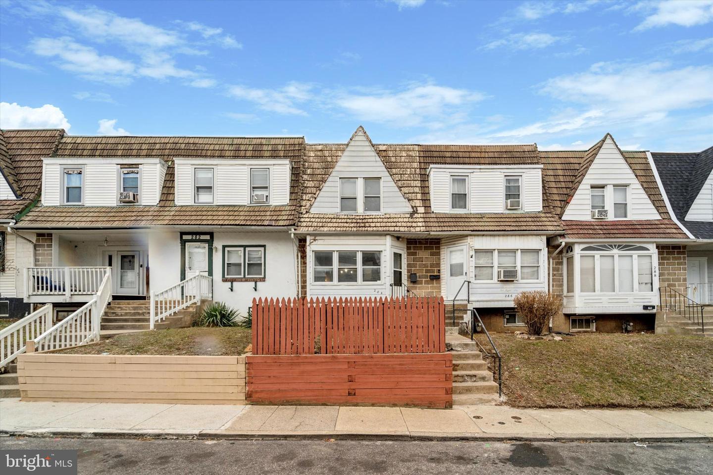 284 Sheffield Rd Property Photo 2