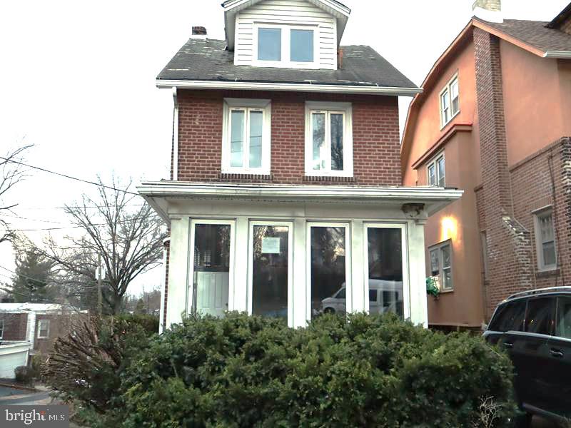 142 Bartlett Ave Property Photo 1
