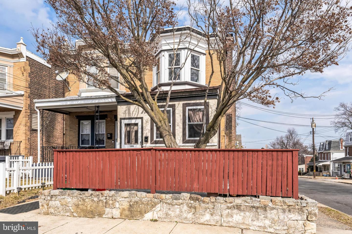 1101 Lawrence Ave Property Photo