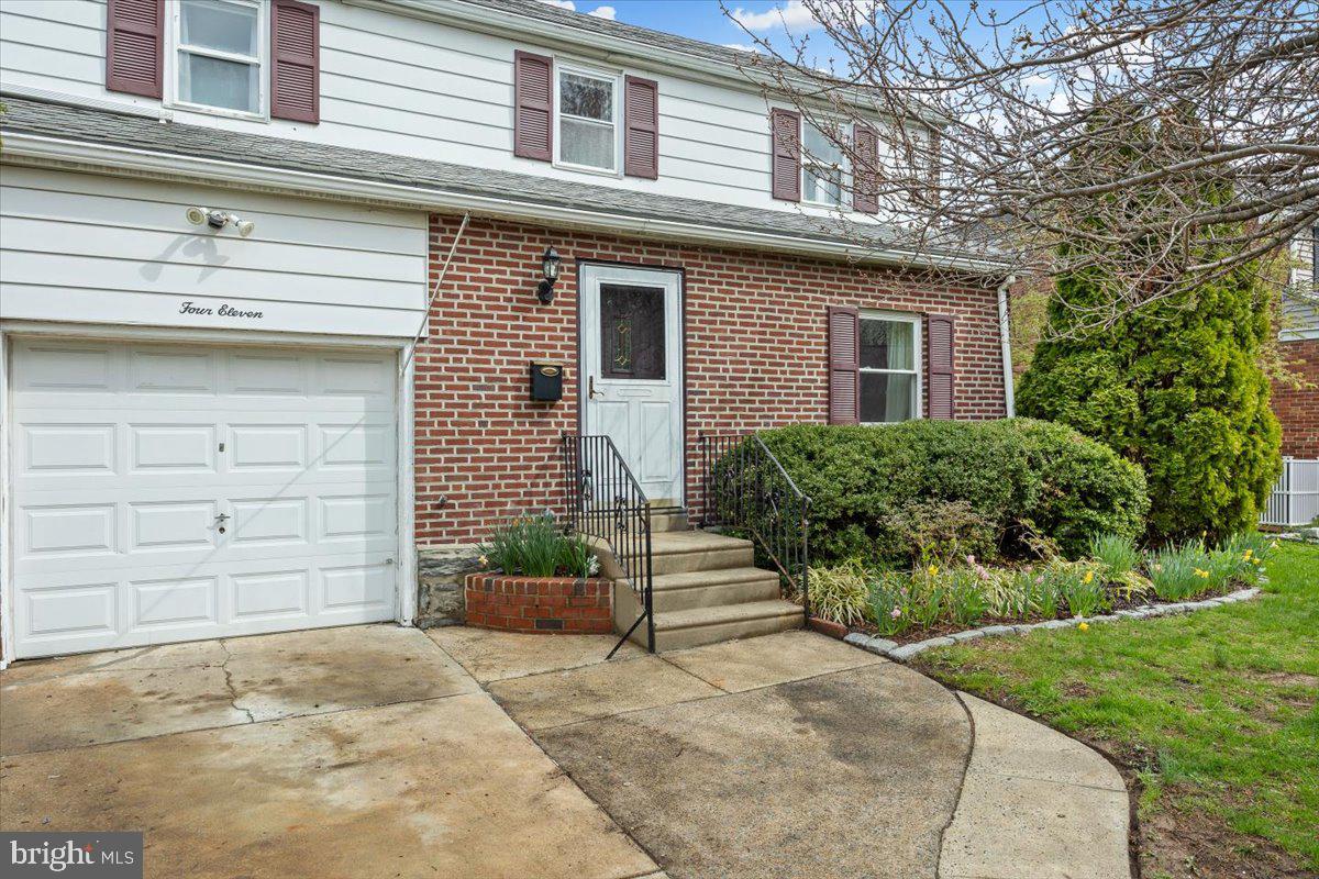 411 Lynbrooke Rd Property Photo 2