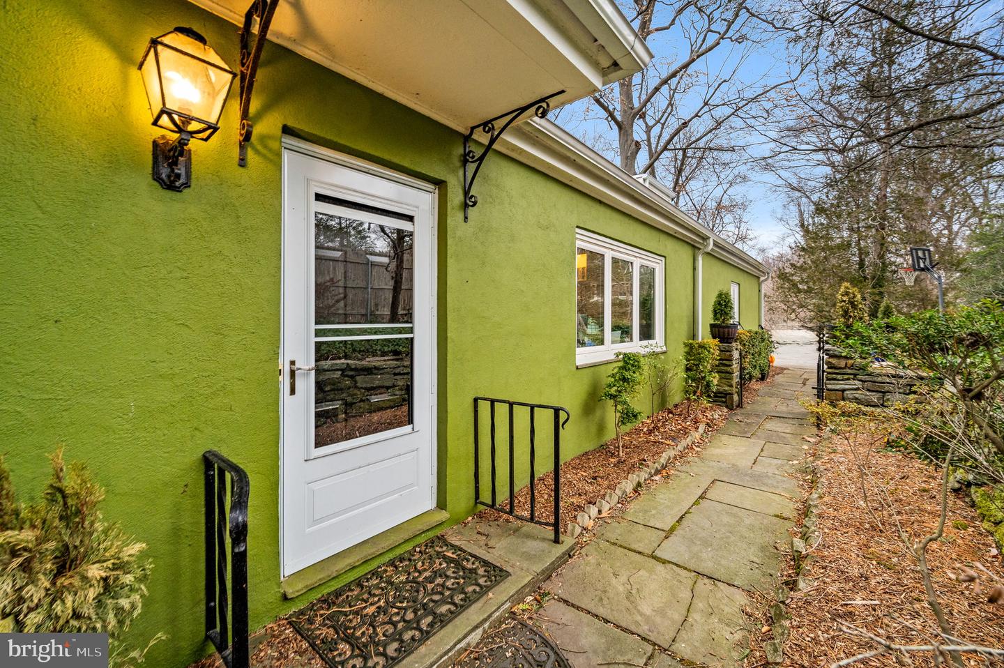 741 Harvard Ave Property Photo