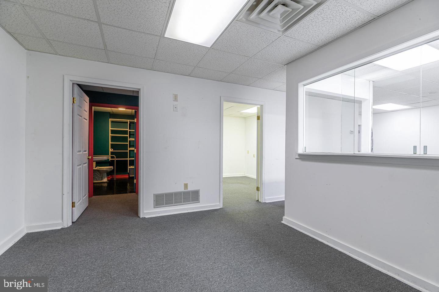 61 S Morton Ave Property Photo 19