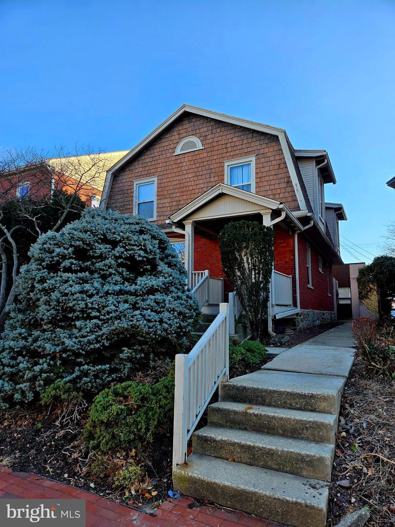326 W Front St Property Photo