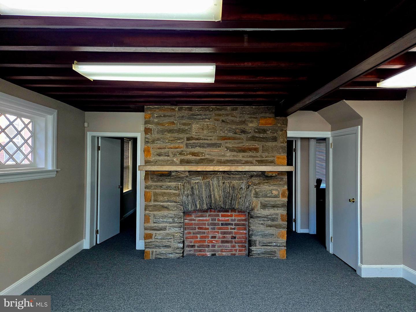 326 W Front St Property Photo 10