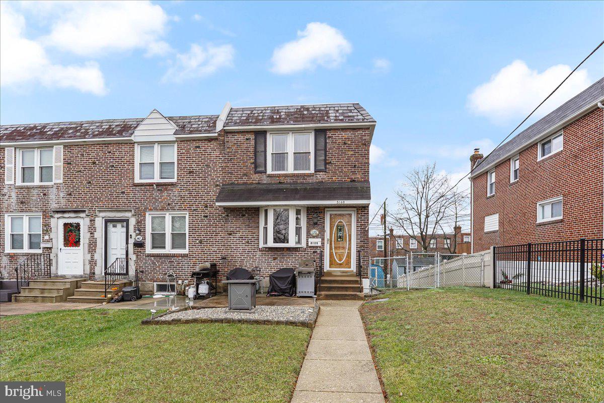 5169 Whitehall Dr Property Photo