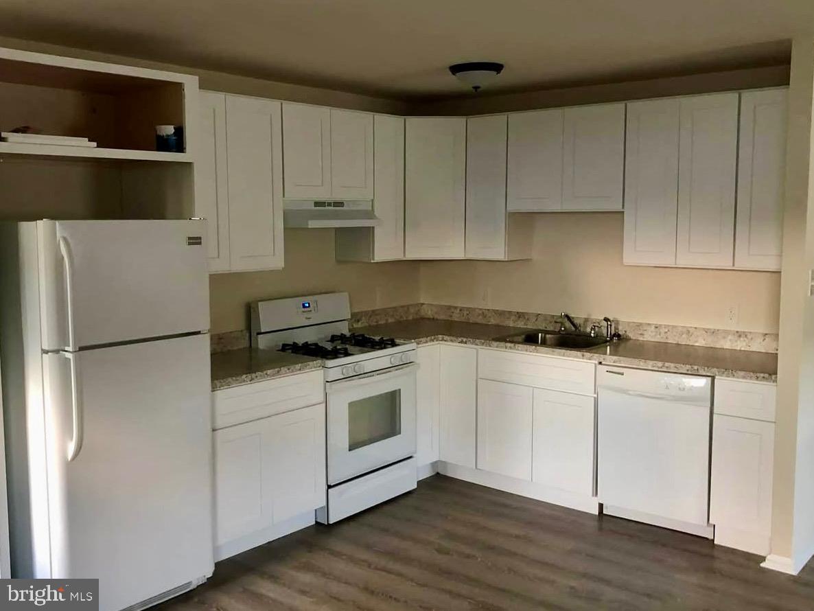 525 Corinthian Ave #2nd Floor Property Photo