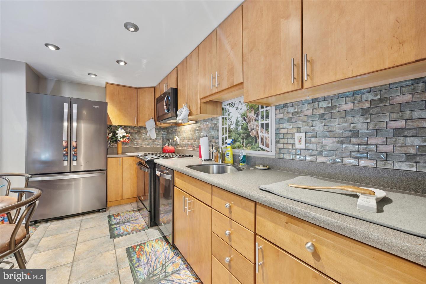 801 YALE AVE #928 Property Photo 1