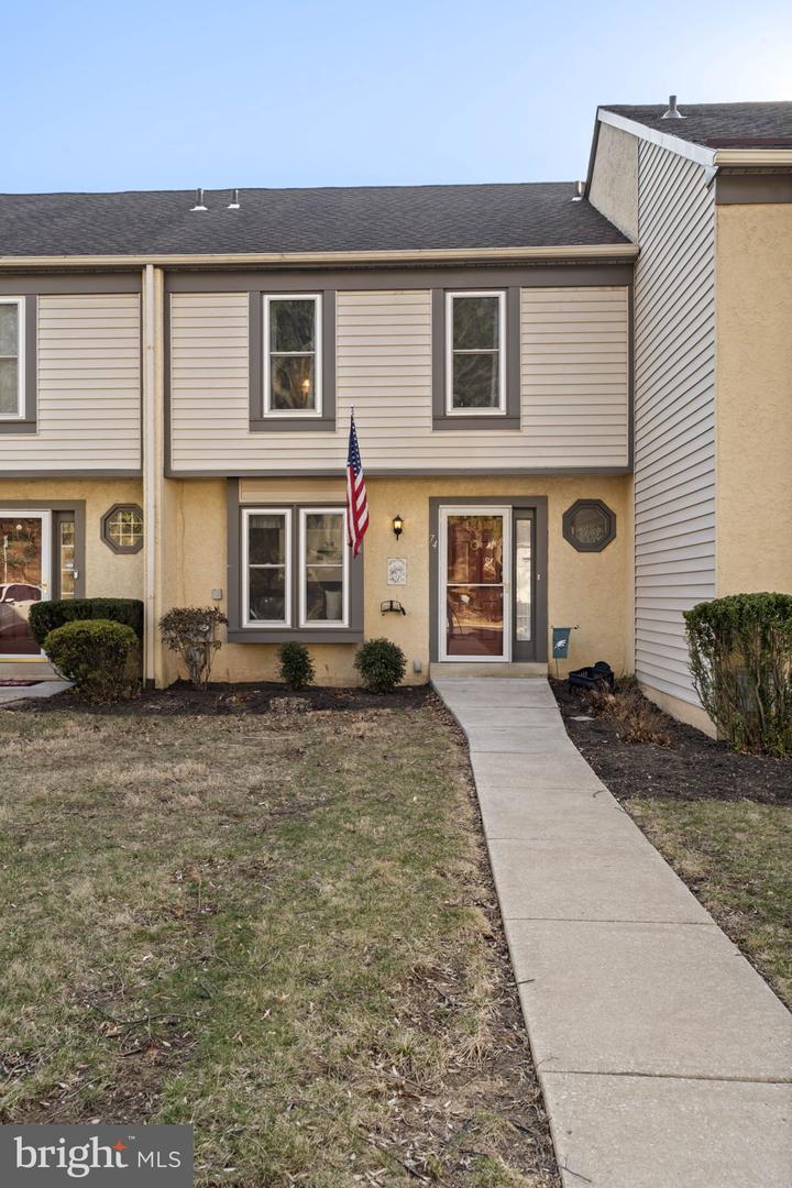 74 Talbot Ct Property Photo