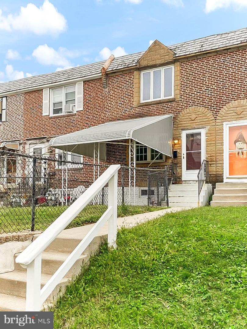114 Academy Rd Property Photo