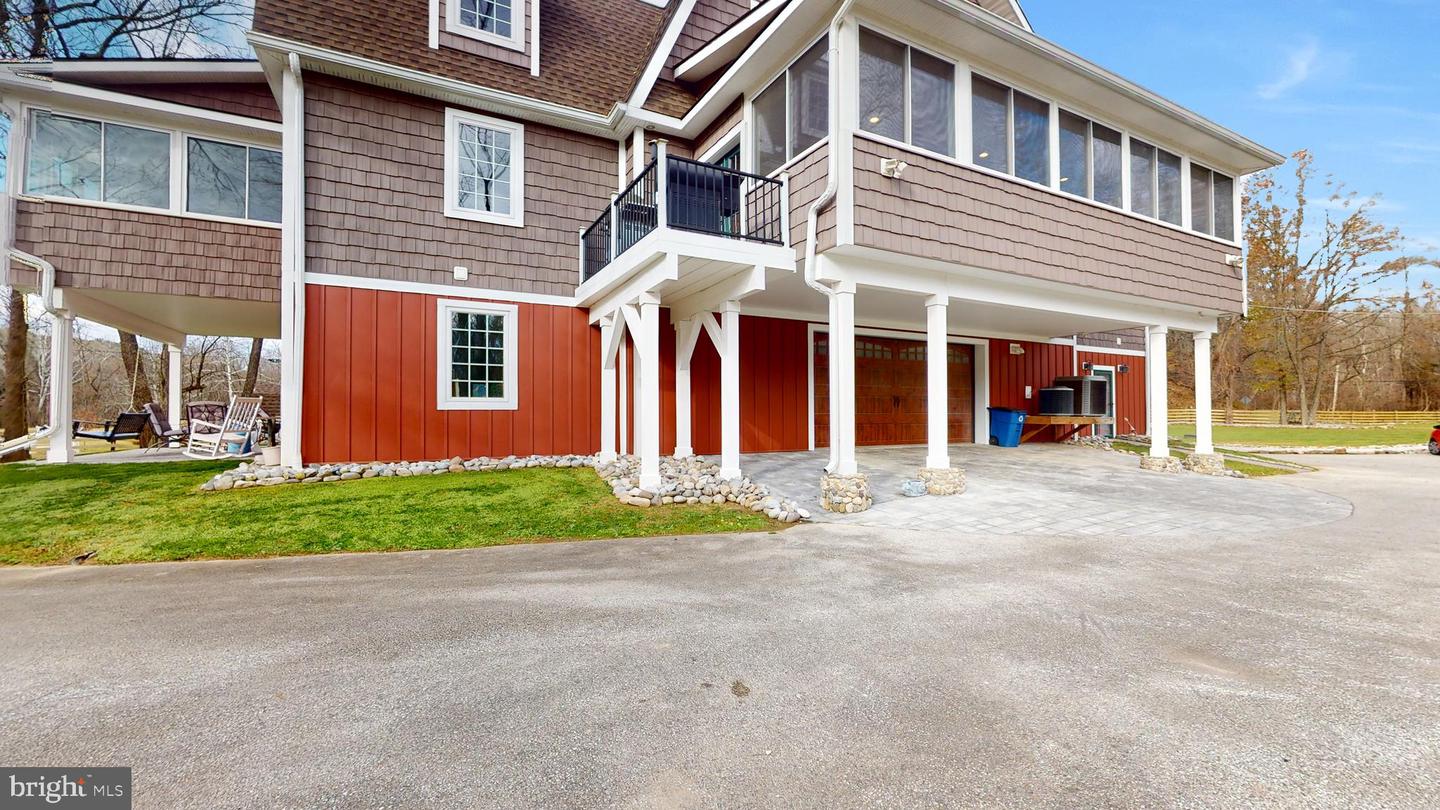 901 Crum Creek Property Photo 5