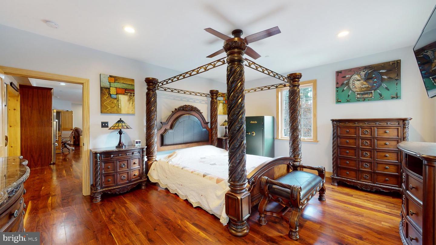 901 Crum Creek Property Photo 17