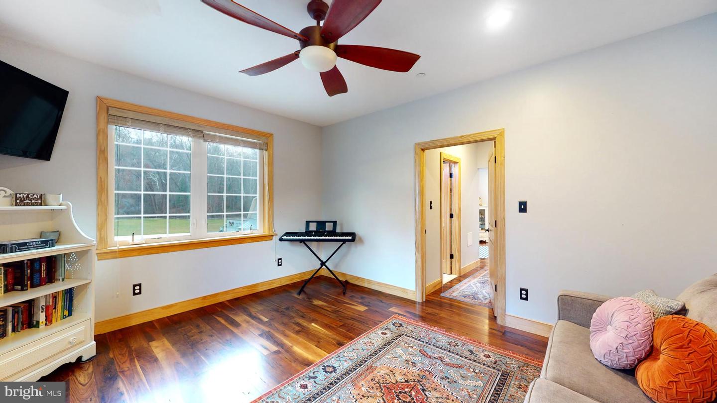 901 Crum Creek Property Photo 23