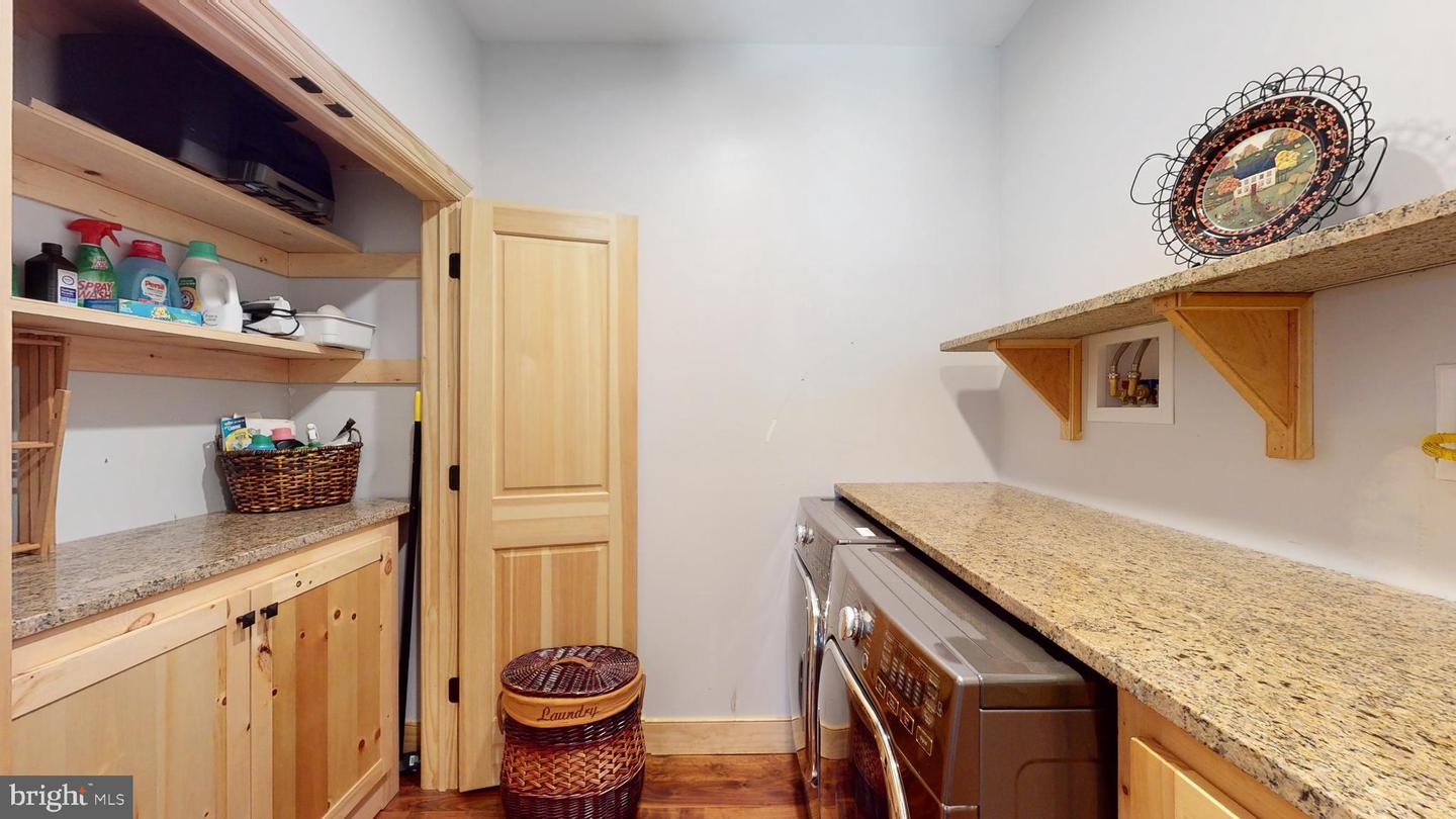 901 Crum Creek Property Photo 30