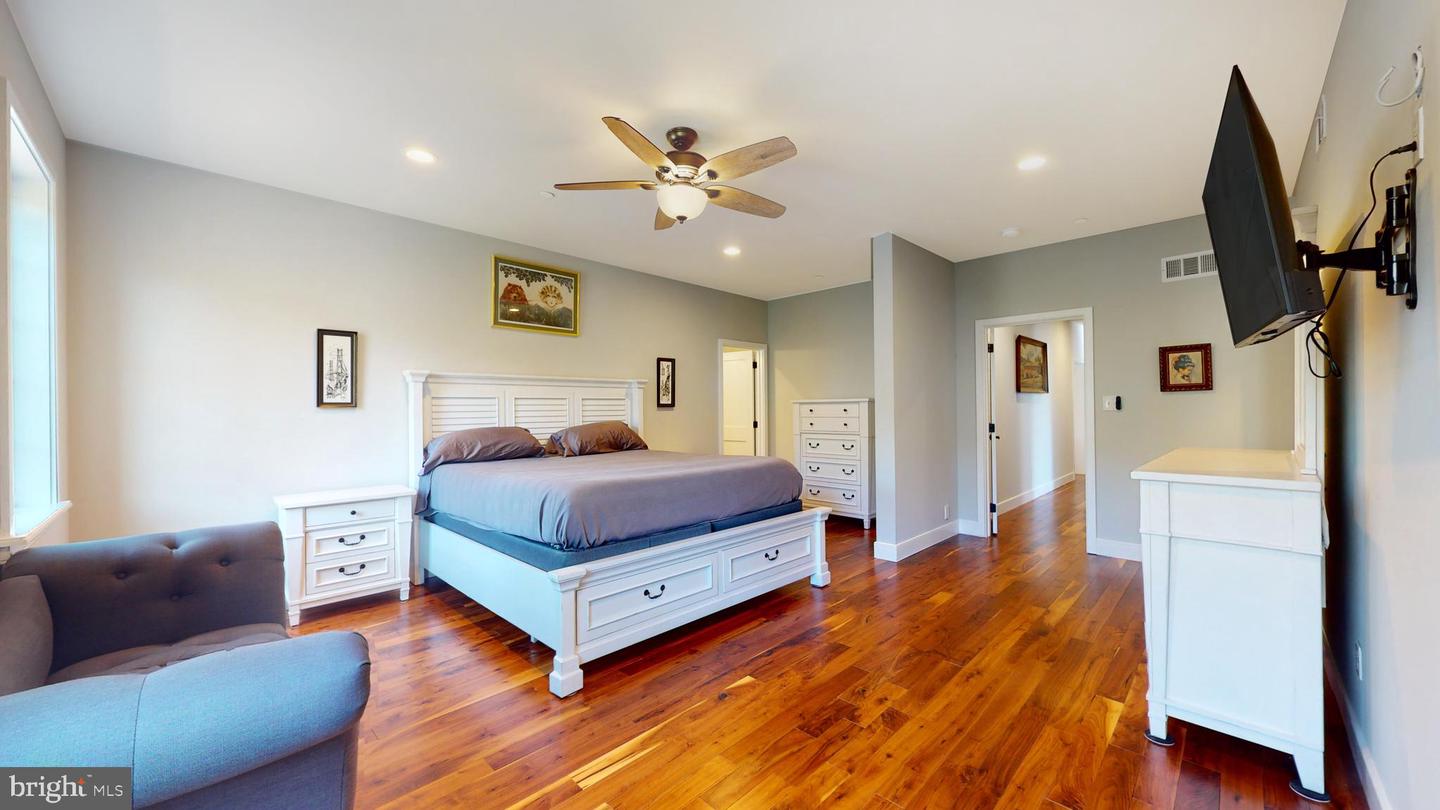 901 Crum Creek Property Photo 36