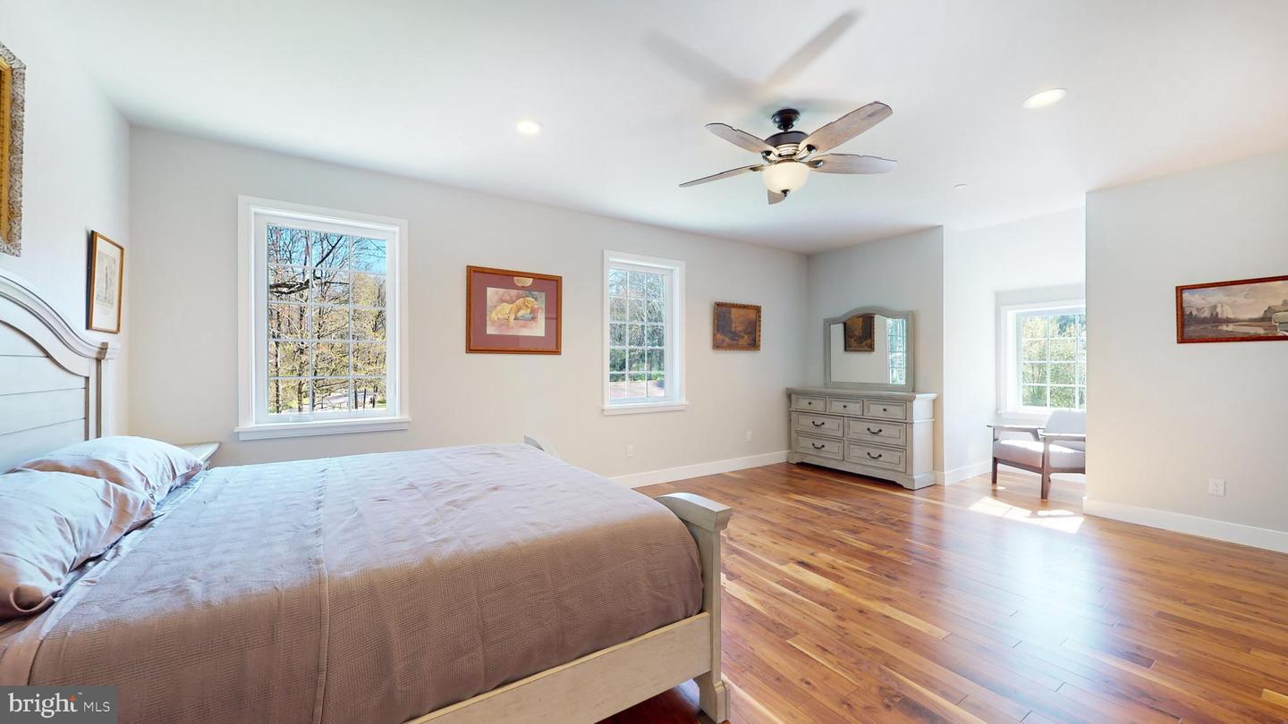 901 Crum Creek Property Photo 38