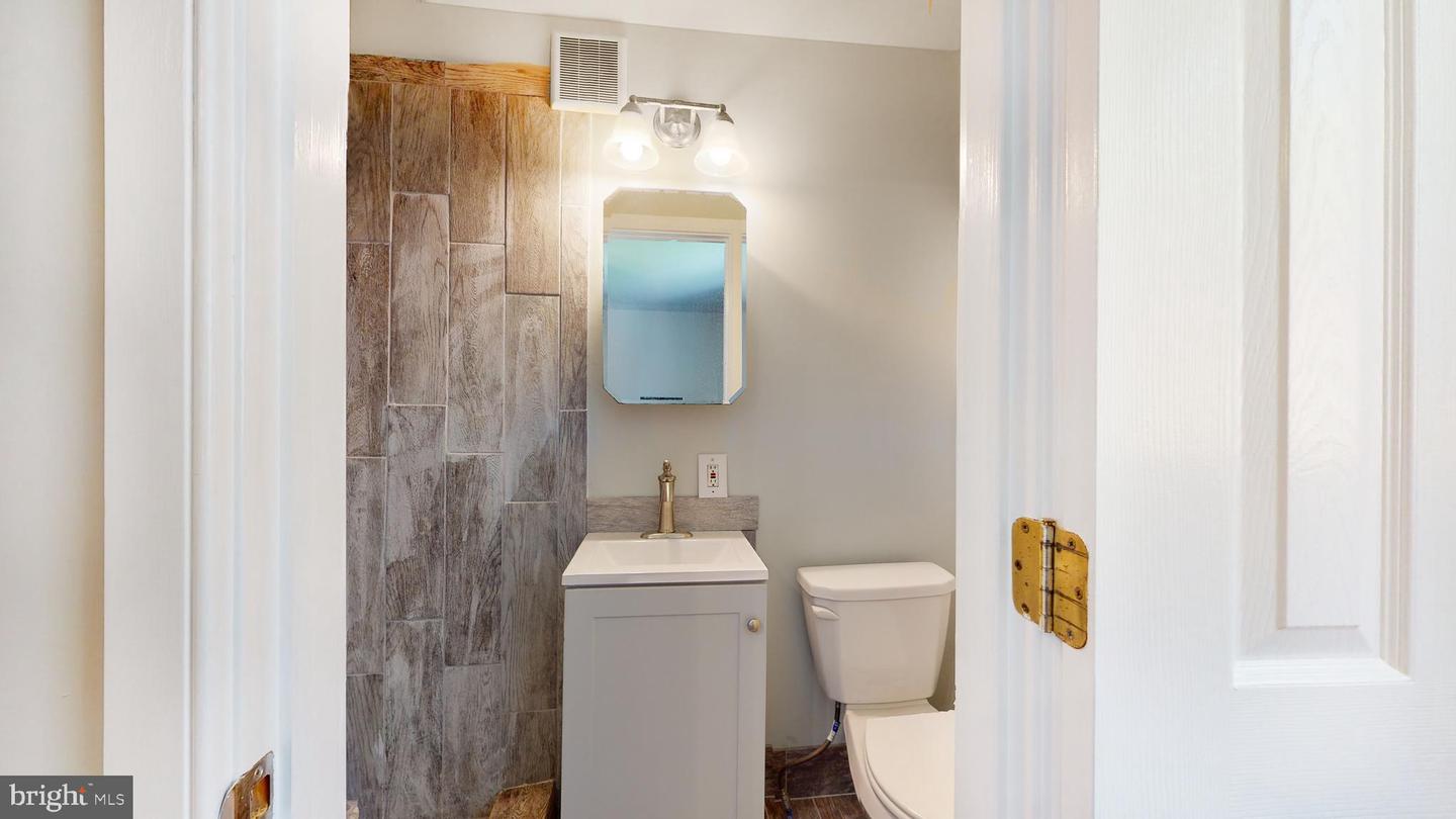 901 Crum Creek Property Photo 70