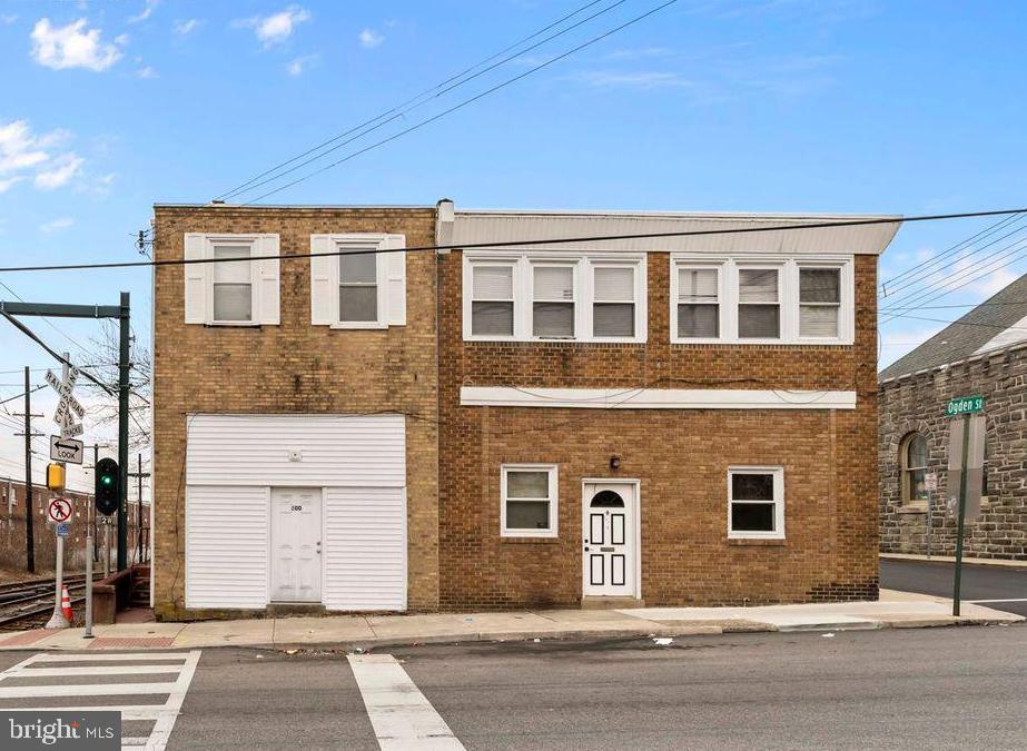19018 Real Estate Listings Main Image