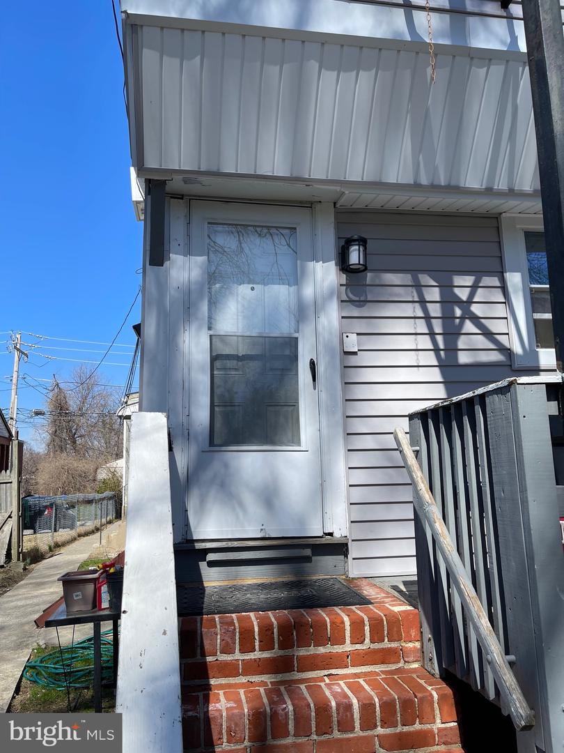 1127 Woodland Ave Property Photo 5