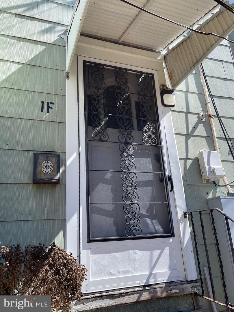 1127 Woodland Ave Property Photo 6