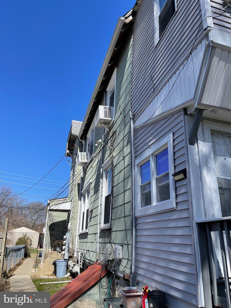 1127 Woodland Ave Property Photo 10