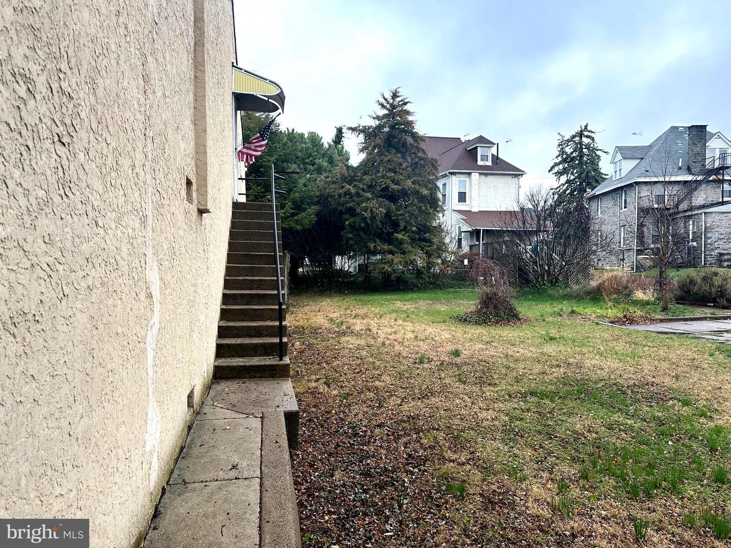 31-33 E Logan Ave Property Photo