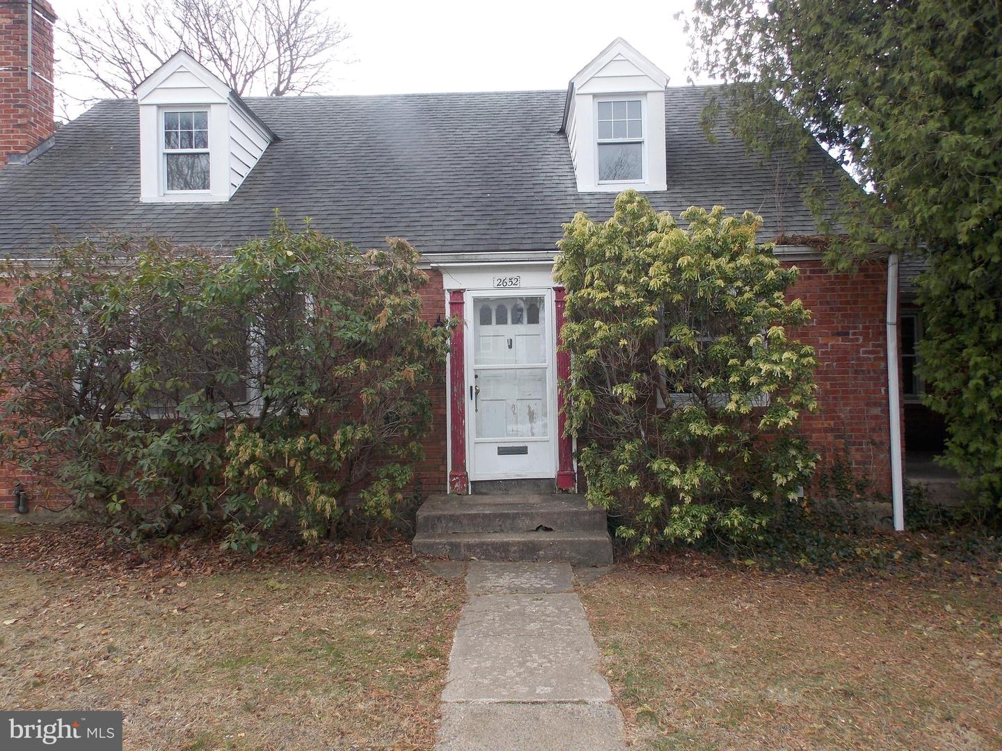 2652 Summit Ave Property Photo