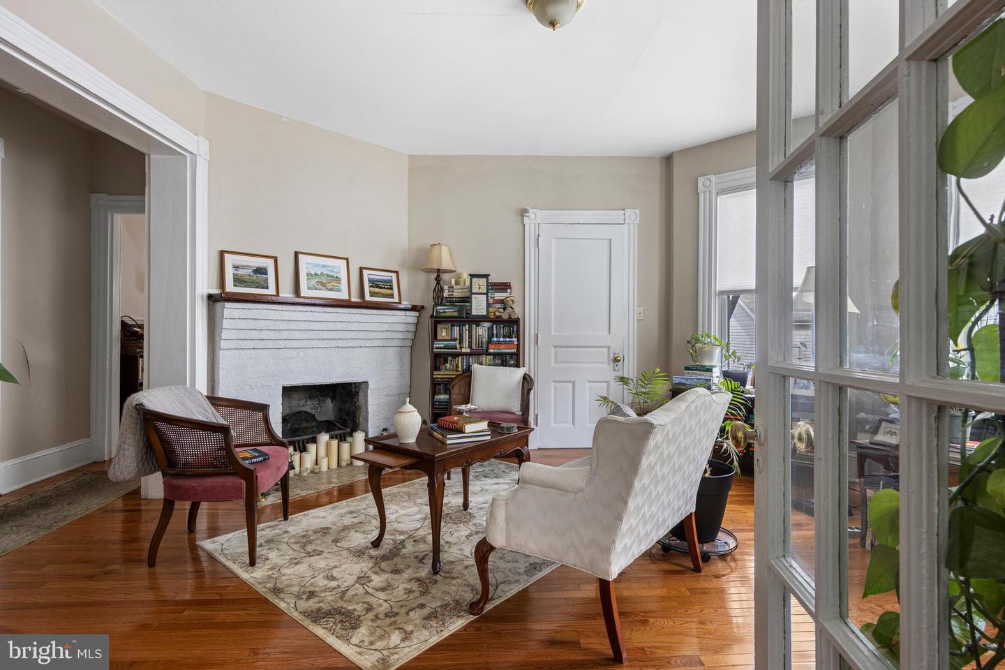 315 N Swarthmore Ave Property Photo 6