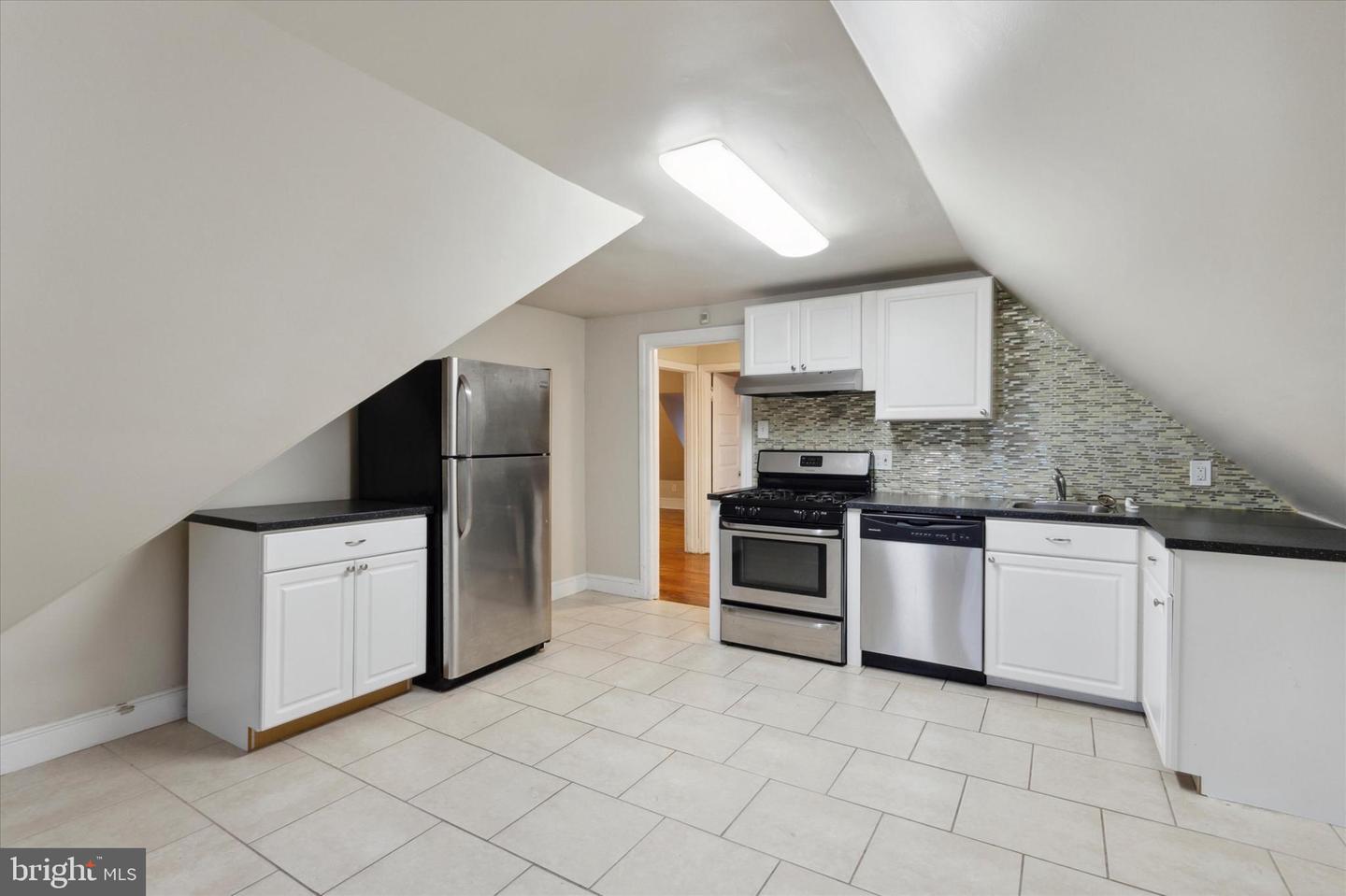 315 N Swarthmore Ave Property Photo 13