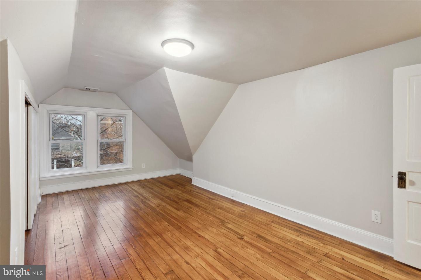 315 N Swarthmore Ave Property Photo 14