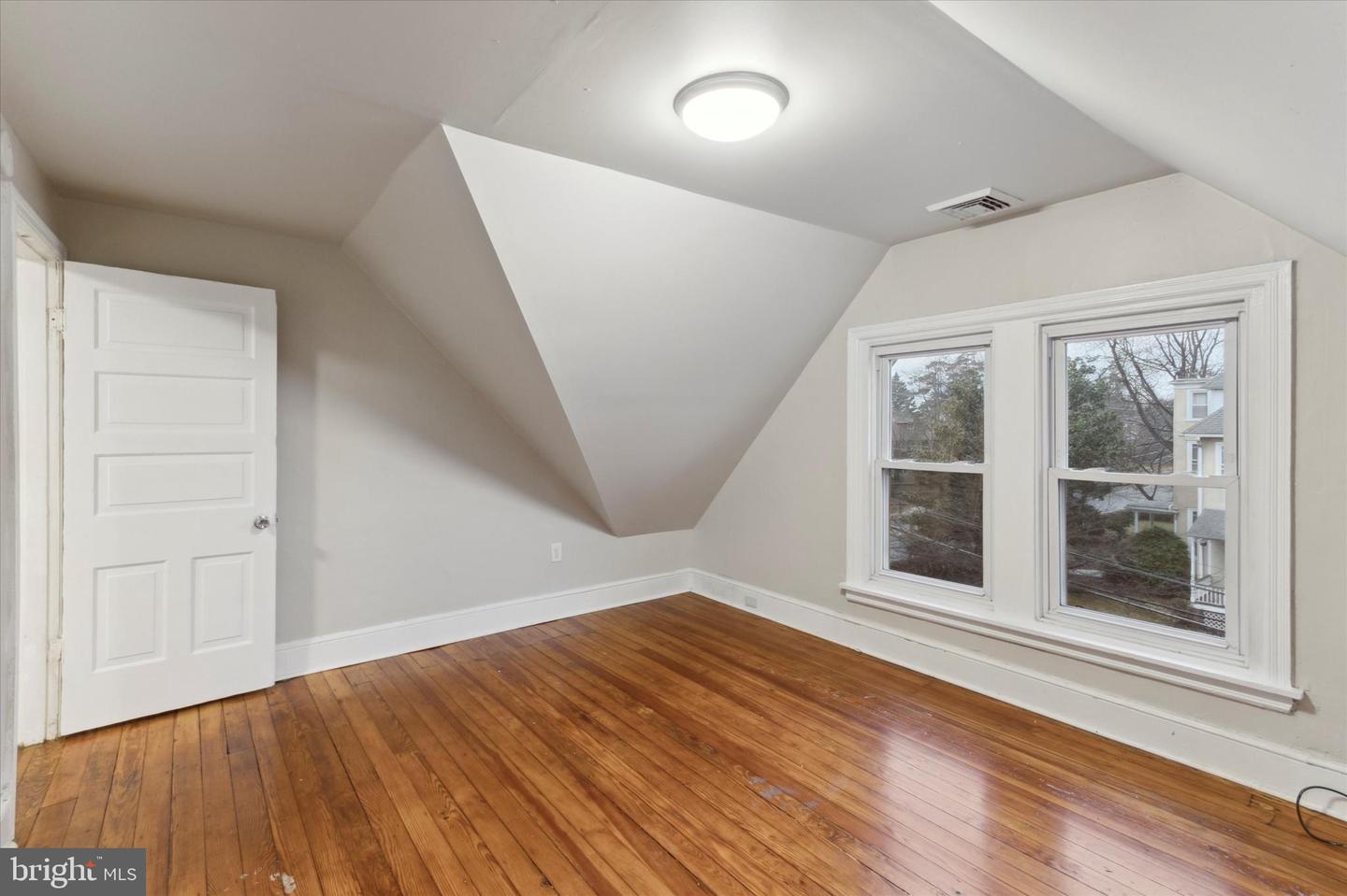 315 N Swarthmore Ave Property Photo 15