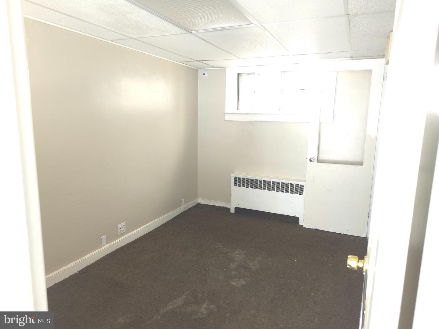 210 Long Ln Property Photo 3