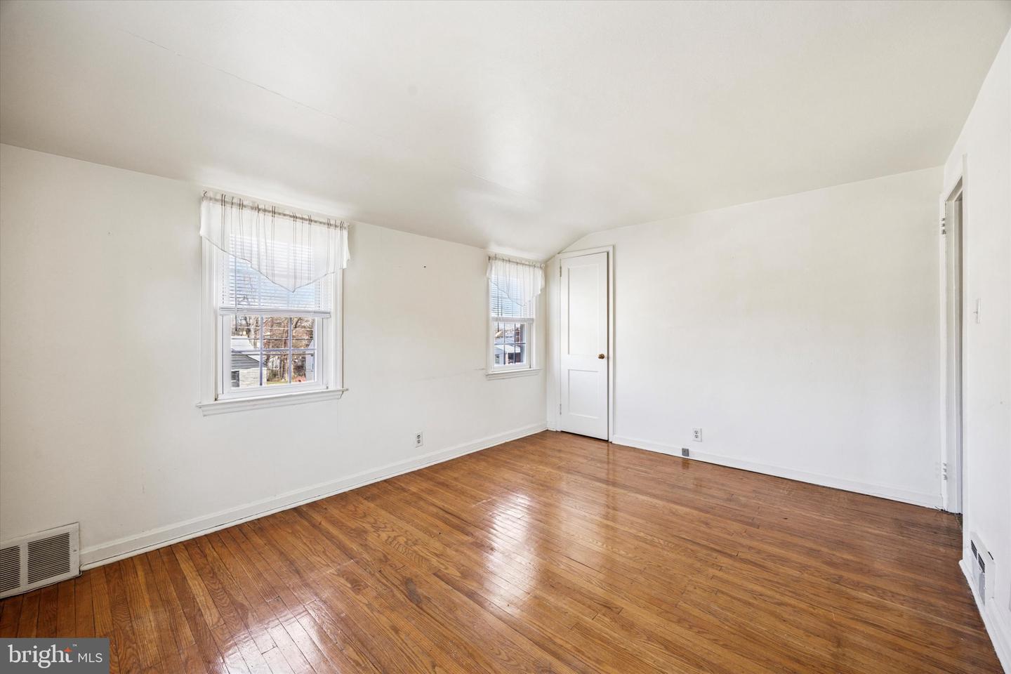 363 Holmes Rd Property Photo 17