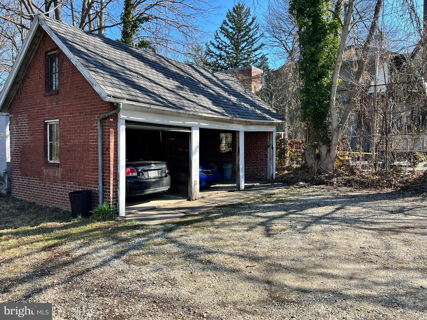 19 W Stewart Ave Property Photo 3