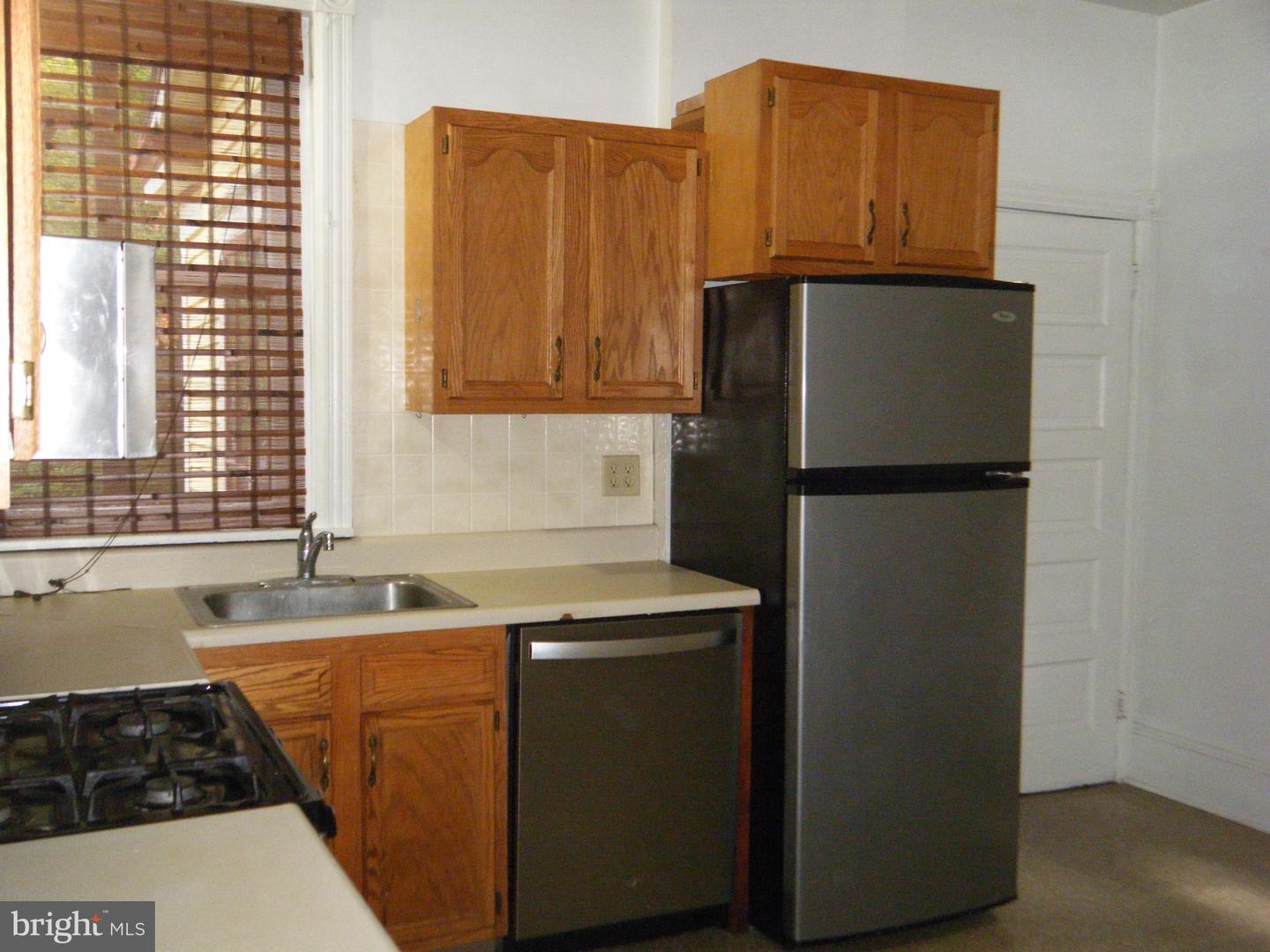 19 W Stewart Ave Property Photo 8