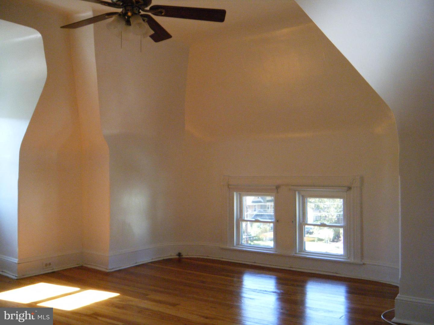 19 W Stewart Ave Property Photo 14